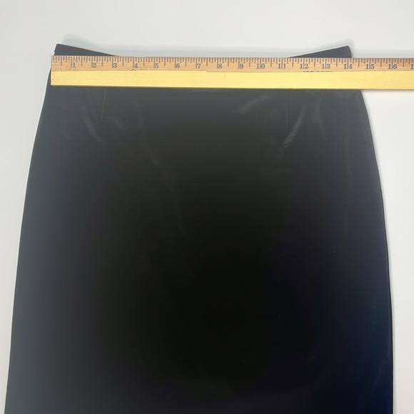 Tahari Black Velvet Pencil Skirt Size 4 Petite - Picture 4 of 9